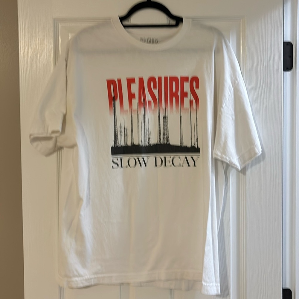 Pleasures Now graphic tee Slow Decay XL
